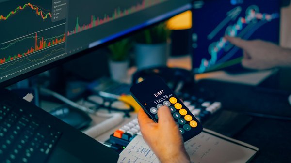 Crédit à la consommation et surendettement: Comment éviter la spirale?